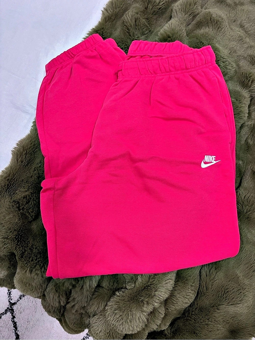 Nike Athletic sweatpants in Pink Size Large Like New